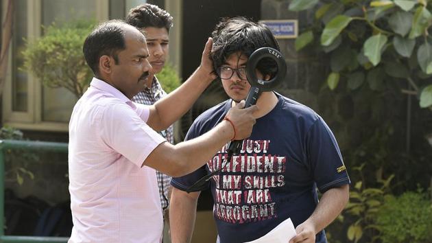In Chandigarh, Entry of the students had begun at 7:30 am till 9:30 am. (Raj K Raj/HT PHOTO) In Chandigarh, Entry of the students had begun at 7:30 am till 9:30 am. (Raj K Raj/HT PHOTO)
