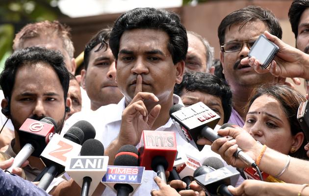 No stranger to controversy, The Aam Aadmi Party has seen one internal feud after another in recent days. Sacked AAP legislator Kapil Mishra, today submitted documents to the Anti-Corruption Branch (ACB) to back his allegations that Delhi Chief Minister Arvind Kejriwal had delayed the probe into a Rs 400 crore tanker scam. (Sonu Mehta/HT PHOTO) No stranger to controversy, The Aam Aadmi Party has seen one internal feud after another in recent days. Sacked AAP legislator Kapil Mishra, today submitted documents to the Anti-Corruption Branch (ACB) to back his allegations that Delhi Chief Minister Arvind Kejriwal had delayed the probe into a Rs 400 crore tanker scam. (Sonu Mehta/HT PHOTO)