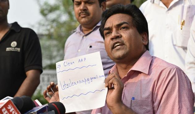 Sacked Delhi minister Kapil Mishra will go to CBI on Tuesday even as chief minister Arvind Kejriwal reacts to allegations against him at a special session on Delhi Assembly.(Saumya Khandelwal/HT Photo)