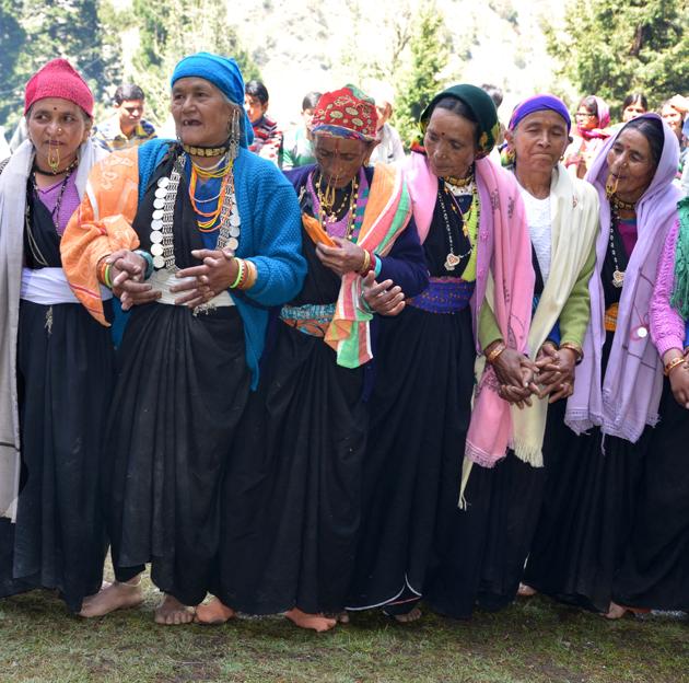 Women dancing and singing outside the Latu Devta temple on the opening day. (HT File Photo.) Women dancing and singing outside the Latu Devta temple on the opening day. (HT File Photo.)