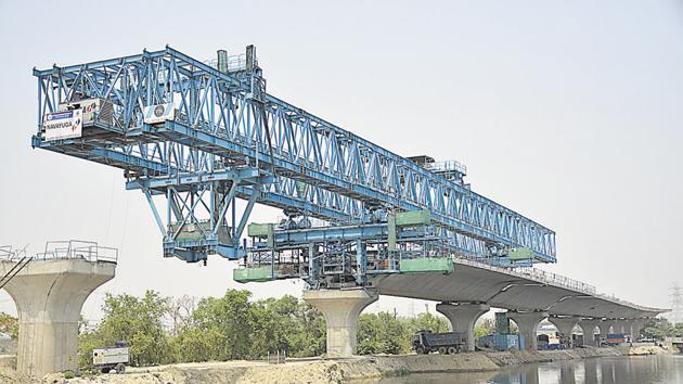The Ghaziabad Development Authority is concentrating on the construction of girders and segments of the elevated road. (Sakib Ali/HT Photo) The Ghaziabad Development Authority is concentrating on the construction of girders and segments of the elevated road. (Sakib Ali/HT Photo)