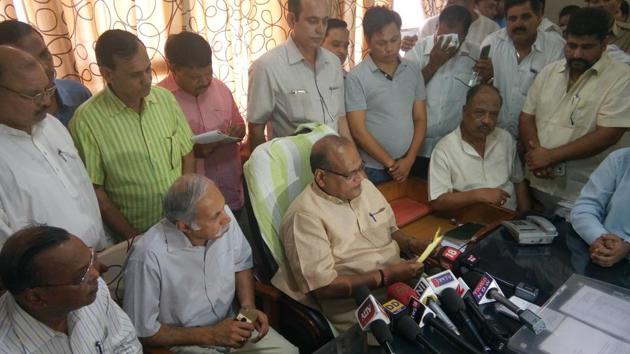 Rajasthan health minister Kali Charan Saraf addressing reporters at Bharatpur on Thursday after the wall collapse at a marriage hall that killed 25 and inured 28. (HT PHOTO) Rajasthan health minister Kali Charan Saraf addressing reporters at Bharatpur on Thursday after the wall collapse at a marriage hall that killed 25 and inured 28. (HT PHOTO)