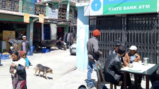 The lone SBI ATM in Kaza town of Himachal Pradesh has been out of order for nine months.(HT Photo)