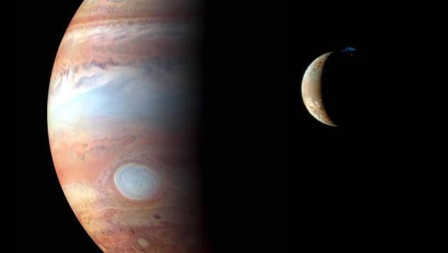 Jupiter and its volcanic moon Io taken by the New Horizons spacecraft’s flyby in early 2007. (NASA/Johns Hopkins University Applied Physics Laboratory/Southwest Research Institute/Goddard Space Flight Center) Jupiter and its volcanic moon Io taken by the New Horizons spacecraft’s flyby in early 2007. (NASA/Johns Hopkins University Applied Physics Laboratory/Southwest Research Institute/Goddard Space Flight Center)