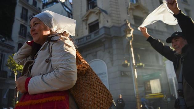 Senators unanimously passed the bill Wednesday saying the 2x1 law cannot be applied to human rights criminals. (Emiliano Lasalvia/AFP)