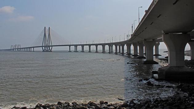 The bridge reduces travel time between Bandra and Worli from 60 minutes to 30 minutes (Satyabrata Tripathy/HT PHOTO)