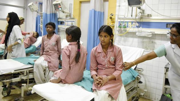 Around 475 students were hospitalised after a chemical spill at Container Corporation’s Tughlaqabad depot. (Saumya Khandelwal/HT PHOTO) Around 475 students were hospitalised after a chemical spill at Container Corporation’s Tughlaqabad depot. (Saumya Khandelwal/HT PHOTO)