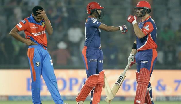 Shreyas Iyer celebrates with Corey Anderson during Delhi Daredevils vs Gujarat Lions Indian Premier League (IPL) 2017.(AP)