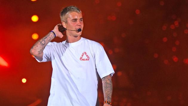 Canadian pop singer Justin Bieber performing at the DY Patil stadium, Mumbai on Wednesday, May 10, 2017.(Pratik Chorge/HT Photo) Canadian pop singer Justin Bieber performing at the DY Patil stadium, Mumbai on Wednesday, May 10, 2017.(Pratik Chorge/HT Photo)