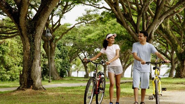 Light physical activity is the equivalent of taking a leisurely walk around the mall with no noticeable increase in heart rate. (Shutterstock) Light physical activity is the equivalent of taking a leisurely walk around the mall with no noticeable increase in heart rate. (Shutterstock)