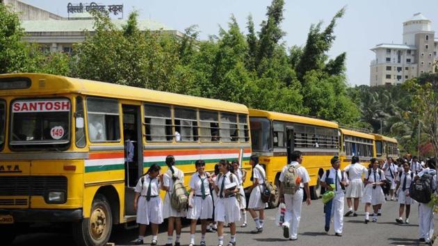 Light motor vehicles are causing traffic congestions and risking security of the children, say parents. (HT File) Light motor vehicles are causing traffic congestions and risking security of the children, say parents. (HT File)