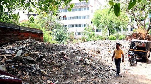 Mound of garbage in heart of eastern India&rsquo;s cleanest city 