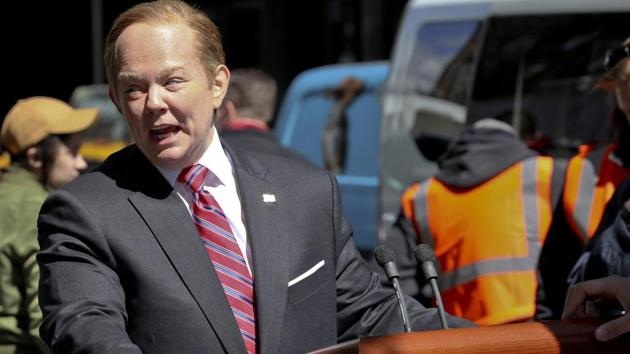 Actress Melissa McCarthy portrays White House spokesman Sean Spicer, while taping a segment for Saturday Night Live on Friday. (AP Photo) Actress Melissa McCarthy portrays White House spokesman Sean Spicer, while taping a segment for Saturday Night Live on Friday. (AP Photo)