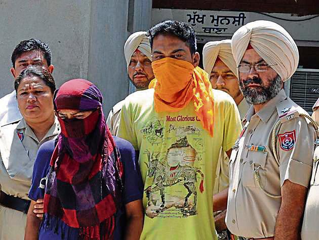 Murder accused in police custody in Mohali on Saturday. (Sikander Singh Chopra/HT) Murder accused in police custody in Mohali on Saturday. (Sikander Singh Chopra/HT)