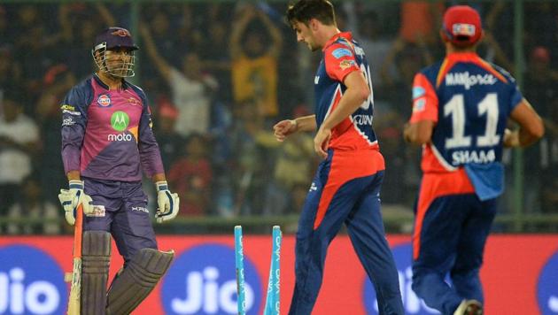 Rising Pune Supergiant batsman MS Dhoni (L) walks back to the dugout after being run out by Delhi Daredevils pacer Mohammed Shami’s (not in picture) direct hit in their Indian Premier League match in New Delhi on Friday. (AFP) Rising Pune Supergiant batsman MS Dhoni (L) walks back to the dugout after being run out by Delhi Daredevils pacer Mohammed Shami’s (not in picture) direct hit in their Indian Premier League match in New Delhi on Friday. (AFP)