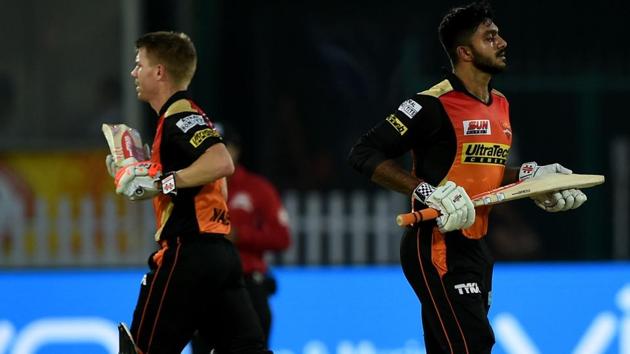 Sunrisers Hyderabad’s David Warner (L) and Vijay Shankar were involved in a 133*-run stand against Gujarat Lions in an Indian Premier League (IPL) 2017 match.(AFP)