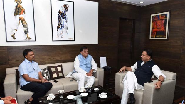 Representatives of the Uttar Pradesh skill development mission were also present at the meeting. They were asked to work closely with the Centre. Representatives of the Uttar Pradesh skill development mission were also present at the meeting. They were asked to work closely with the Centre.