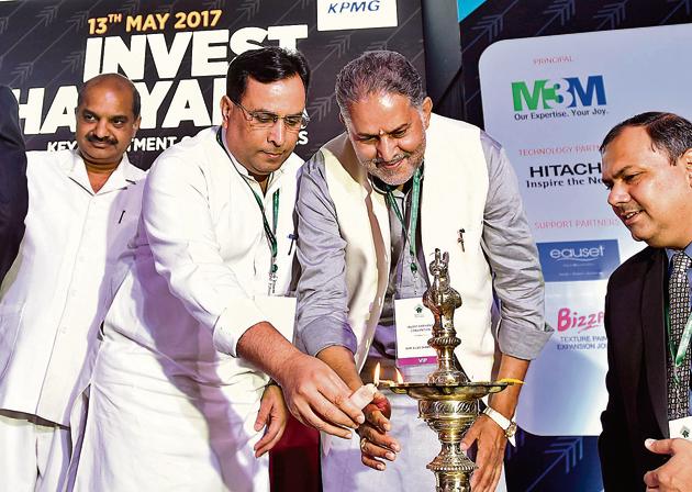 Finance minister Captain Abhimanyu (left) inaugurates the Invest Haryana summit on Saturday. (Sanjeev Verma/HT PHOTO) Finance minister Captain Abhimanyu (left) inaugurates the Invest Haryana summit on Saturday. (Sanjeev Verma/HT PHOTO)
