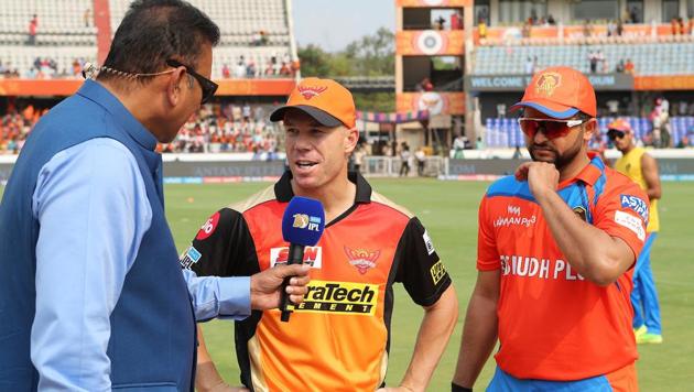 Sunrisers Hyderabad captain David Warner and Gujarat Lions captain Suresh Raina at the toss during their first round IPL 2017 match at the Rajiv Gandhi International Cricket Stadium in Hyderabad on April 9. Live streaming and live cricket score of GL vs SRH second-leg tie in Kanpur is available online(BCCI)