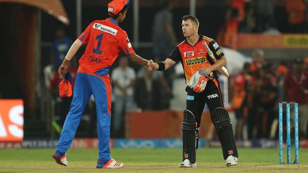Sunrisers Hyderabad captain David Warner will be under pressure to clinch full points when the defending champions face Gujarat Lions in Kanpur today. Get live score of GL vs SRH here.(BCCI)