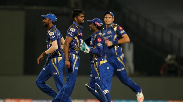 However, Vinay Kumar struck twice to leave KKR reeling as MI built the pressure. (BCCI)