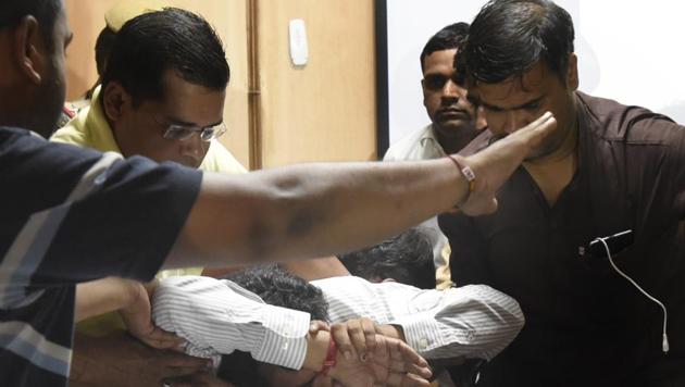 In a dramatic turn of events, Kapil Mishra fainted before he could share with the media documents he said proved his charges. (Sonu Mehta/HT PHOTO) In a dramatic turn of events, Kapil Mishra fainted before he could share with the media documents he said proved his charges. (Sonu Mehta/HT PHOTO)