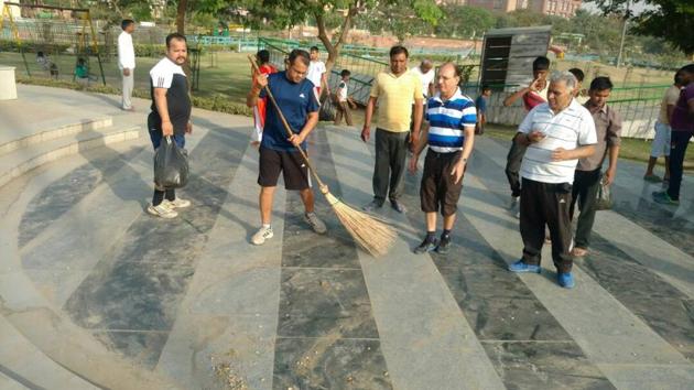 The drive comes after FONRWA president NP Singh had asked all RWAs to start a weekly cleanliness drive under Swachh Bharat mission. The drive comes after FONRWA president NP Singh had asked all RWAs to start a weekly cleanliness drive under Swachh Bharat mission.