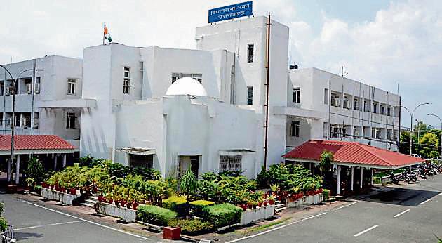 The assembly building in Dehradun. BJP leader Ravindra Jugran has written to speaker Prem Chand Agarwal demanding a probe into back-door appointments in the assembly secretariat. (HT Photo) The assembly building in Dehradun. BJP leader Ravindra Jugran has written to speaker Prem Chand Agarwal demanding a probe into back-door appointments in the assembly secretariat. (HT Photo)