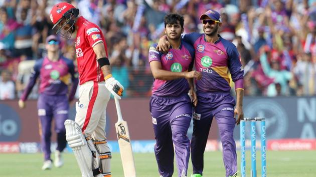 Shardul Thakur of Rising Pune Supergiant and Manoj Tiwary of Rising Pune Supergiant celebrates the wicket of Kings XI Punjab captain Glenn Maxwell during match 55 of the Vivo 2017 Indian Premier League between the Rising Pune Supergiants and the Kings XI Punjab held at the MCA Pune International Cricket Stadium in Pune, India on the 14th May 2017 Photo by Vipin Pawar - Sportzpics - IPL (BCCI) Shardul Thakur of Rising Pune Supergiant and Manoj Tiwary of Rising Pune Supergiant celebrates the wicket of Kings XI Punjab captain Glenn Maxwell during match 55 of the Vivo 2017 Indian Premier League between the Rising Pune Supergiants and the Kings XI Punjab held at the MCA Pune International Cricket Stadium in Pune, India on the 14th May 2017 Photo by Vipin Pawar - Sportzpics - IPL (BCCI)