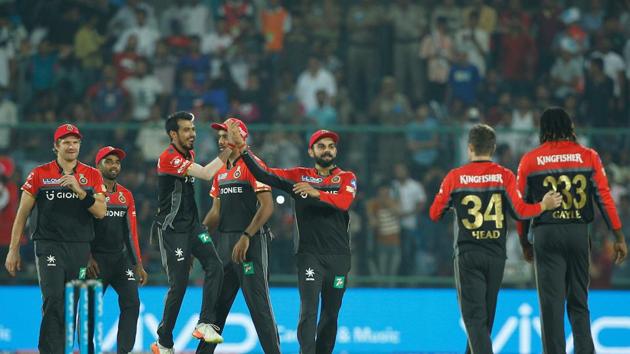 Virat Kohli-led Royal Challengers Bangalore defeated Delhi Daredevils by 10 runs in the last IPL 2017 league game at the Feroz Shah Kotla Stadium. Catch full cricket score of Delhi Daredevils vs Royal Challengers Bangalore here(BCCI)