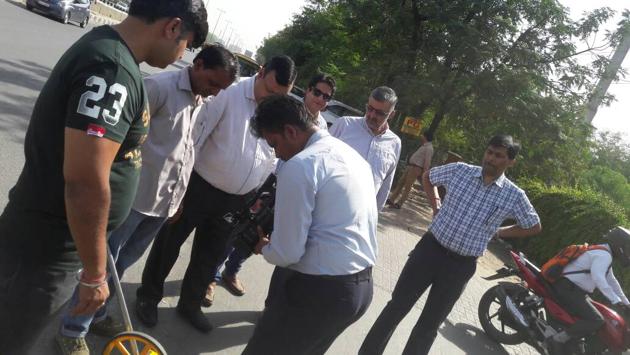 The team which conducted the measurement also included excise department officials. (HT PHOTO) The team which conducted the measurement also included excise department officials. (HT PHOTO)