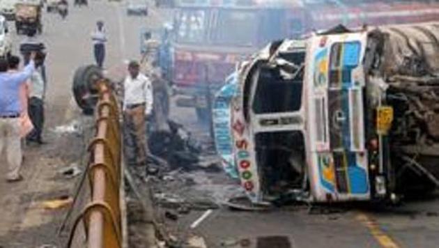 The Eastern Freeway and the Eastern Express Highway (EEH) are prone to fatal accidents owing to speeding cars and trucks, said police.(HT File photo)