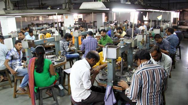 Workers at a diamond factory in Ahmedabad, Gujarat.(HT File) Workers at a diamond factory in Ahmedabad, Gujarat.(HT File)