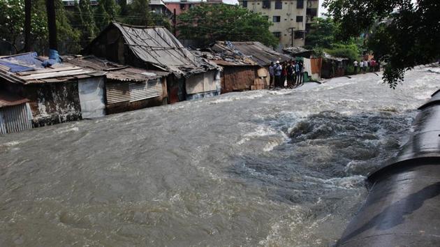 In 2009, the Bombay High Court ordered the Brihanmumbai Municipal Corporation (BMC) to remove slums along the main water pipelines in the city and keep a 10-m buffer zone around them.(HT)