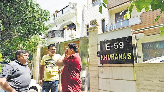 On April 11, Jolly, armed with two countrymade pistols, 40 cartridges, a surgical knife and a rope, had barged into the residence of Khuranas in Sector 39 and shot dead his business partner’s wife Anju and younger son Ankush. He also allegedly stabbed Khurana, his older son Amit and domestic help Rajinder. (Virendra Singh Gosain/HT PHOTO) On April 11, Jolly, armed with two countrymade pistols, 40 cartridges, a surgical knife and a rope, had barged into the residence of Khuranas in Sector 39 and shot dead his business partner’s wife Anju and younger son Ankush. He also allegedly stabbed Khurana, his older son Amit and domestic help Rajinder. (Virendra Singh Gosain/HT PHOTO)