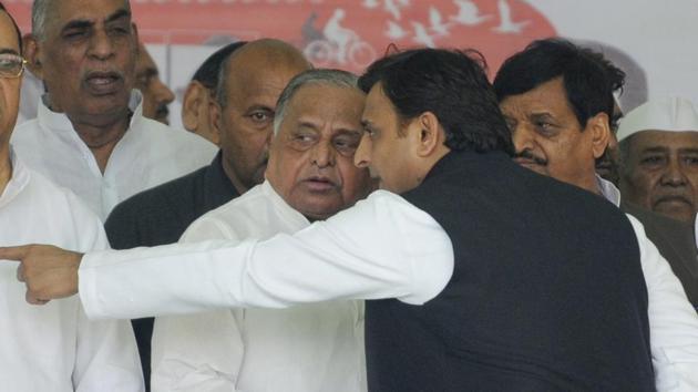 A file photo of former Uttar Pradesh chief minister Akhilesh Yadfav, his father Mulayam Singh Yadav and uncle Shivpal Yadav. (HT FIle Photo) A file photo of former Uttar Pradesh chief minister Akhilesh Yadfav, his father Mulayam Singh Yadav and uncle Shivpal Yadav. (HT FIle Photo)