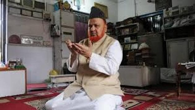 Noor-ur Rehman Barkati was better known as a ‘fatwa imam’. Down the years he issued fatwas against a number of persons including Prime Minister Narendra Modi, writer Taslima Nasreen and Canadian columnist Tarek Fatah.(HT Photo) Noor-ur Rehman Barkati was better known as a ‘fatwa imam’. Down the years he issued fatwas against a number of persons including Prime Minister Narendra Modi, writer Taslima Nasreen and Canadian columnist Tarek Fatah.(HT Photo)