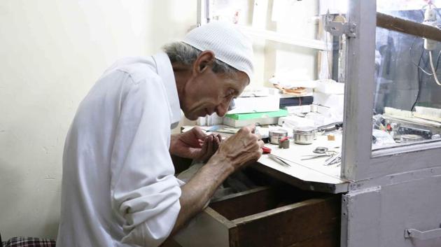 At Javed Husain Khan’s stall at New Markazi Market, in Nizamuddin Basti, you can get second-hand Swiss watches for cheap. (Mayank Austen Soofi / HT Photo) At Javed Husain Khan’s stall at New Markazi Market, in Nizamuddin Basti, you can get second-hand Swiss watches for cheap. (Mayank Austen Soofi / HT Photo)