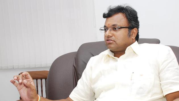 CBI raids Karti Chidambaram’s office in Gurgaon.(Lakshaman Kuchii/HT Photo)