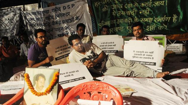 All Jharkhand Students Union (AJSU) legislator Vikas Munda staging fast unto death demanding CBI probe against CPI Maoist leader Kundan Pahan's stage managed surrender . (Parwaz Khan/ HT Photo) All Jharkhand Students Union (AJSU) legislator Vikas Munda staging fast unto death demanding CBI probe against CPI Maoist leader Kundan Pahan's stage managed surrender . (Parwaz Khan/ HT Photo)