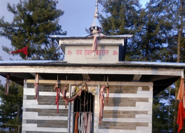 Fearing crop destruction, farmers in Himachal Pradesh knock at deities’ door. (HT Photo) Fearing crop destruction, farmers in Himachal Pradesh knock at deities’ door. (HT Photo)