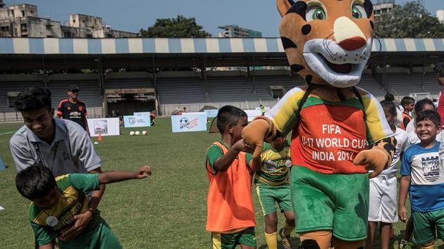 Meanwhile, children have some fun. (Satish Bate/HT Photo)