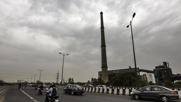 Weather turned extremely pleasant after light rains in New Delhi on Wednesday. (Sonu Mehta/HT Photo) Weather turned extremely pleasant after light rains in New Delhi on Wednesday. (Sonu Mehta/HT Photo)