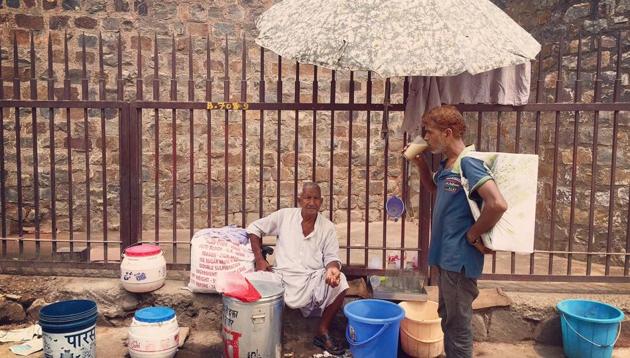 Mahinder Singh at his sattu stall in Old Delhi’s Turkman Gate. (Mayank Austen Soofi / HT Photo) Mahinder Singh at his sattu stall in Old Delhi’s Turkman Gate. (Mayank Austen Soofi / HT Photo)