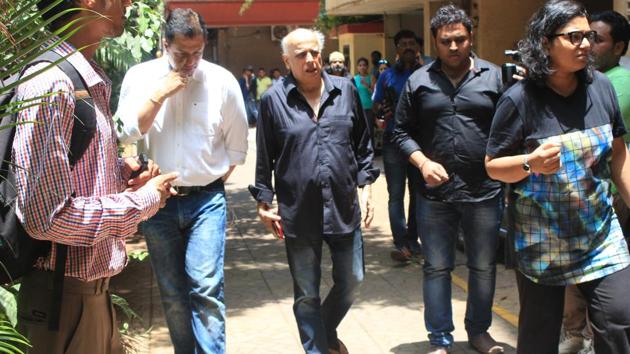 Mahesh Bhatt  was one of the first celebs to reach Oshiwara crematorium. (Photo: Prodip Guha/HT) 