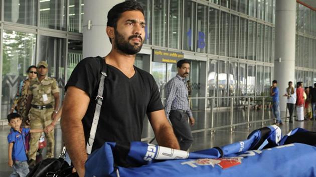 Dinesh Karthik, who played for Gujarat Lions in the Indian Premier League (IPL) will take the place of Manish Pandey in India’s ICC Champions Trophy squad. Pandey had a good season this year for Kolkata Knight Riders but got injured (side strain) a day before KKR’s eliminator match vs Sunrisers Hyderabad (SRH).(Subhendu Ghosh/HT Photo)