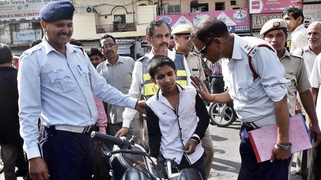Underage drivers are being fined and sensitised about the problems posed by the practice. (Sanjeev Verma/HT Photo) Underage drivers are being fined and sensitised about the problems posed by the practice. (Sanjeev Verma/HT Photo)