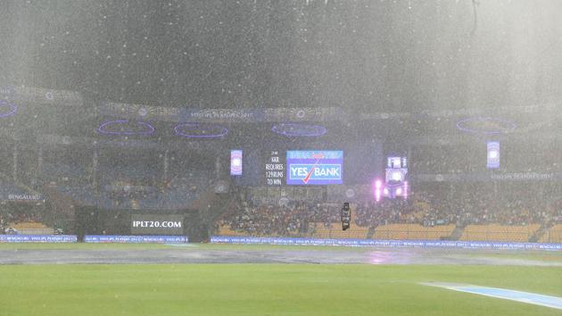 That’s when the rain came in, and for a few hours, it seemed like the match wouldn’t resume. SRH would have gone through in such a scenario, because of their third place in the league standings. (BCCI) 