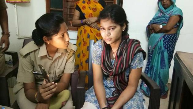 Varsha Sahi being interrogated by police. (HT Photo) Varsha Sahi being interrogated by police. (HT Photo)