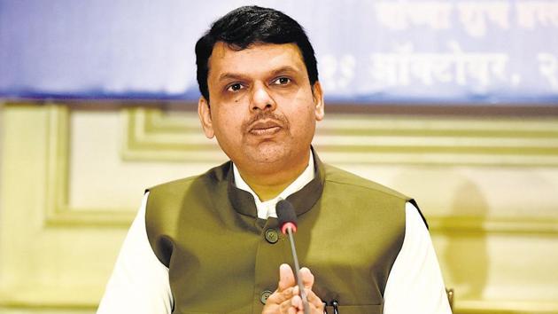 Chief minister Devendra Fadnavis was directly attacked in the Shiv Sena mouthpiece ‘Saamna’.(Ht File)